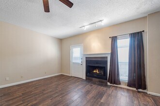 12400 Brookglade Cir in Houston, TX - Building Photo - Building Photo