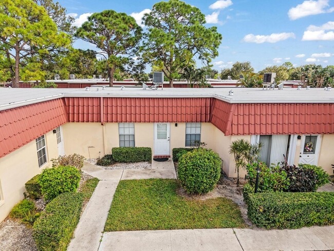 871 Worcester Ln in Greenacres, FL - Building Photo - Building Photo