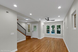 5841 N Medina Ave in Chicago, IL - Building Photo - Building Photo