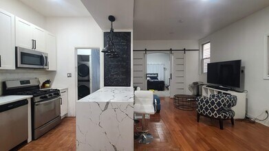 311 3rd St, Unit 1 in Union City, NJ - Foto de edificio - Building Photo