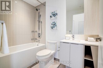 3900 Confederation Pkwy in Mississauga, ON - Building Photo - Building Photo