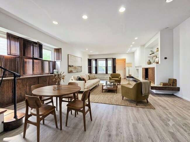 571 Charles Ave