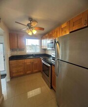 8400 Sunrise Lakes Blvd in Sunrise, FL - Building Photo - Building Photo