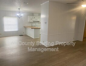 6303 County Rd 18 in Fort White, FL - Building Photo - Building Photo