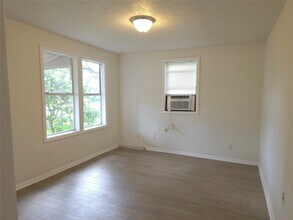 2204 State Hwy 3 in Dickinson, TX - Building Photo - Building Photo