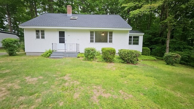 375 Main St in Deep River, CT - Building Photo - Building Photo