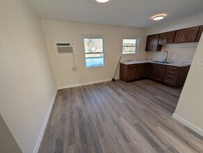 1213 N Indiana St, Unit 2 in Griffith, IN - Foto de edificio - Building Photo