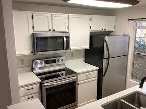 7601 Concord Ln NE in Bremerton, WA - Building Photo - Building Photo