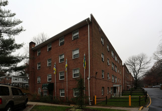 Oak Ridge Apartments in Silver Spring, MD - Foto de edificio - Building Photo