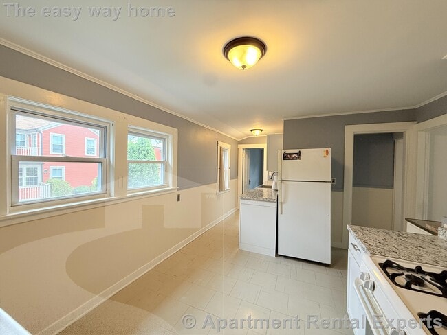 19 Porter St, Unit 2 in Somerville, MA - Building Photo - Building Photo