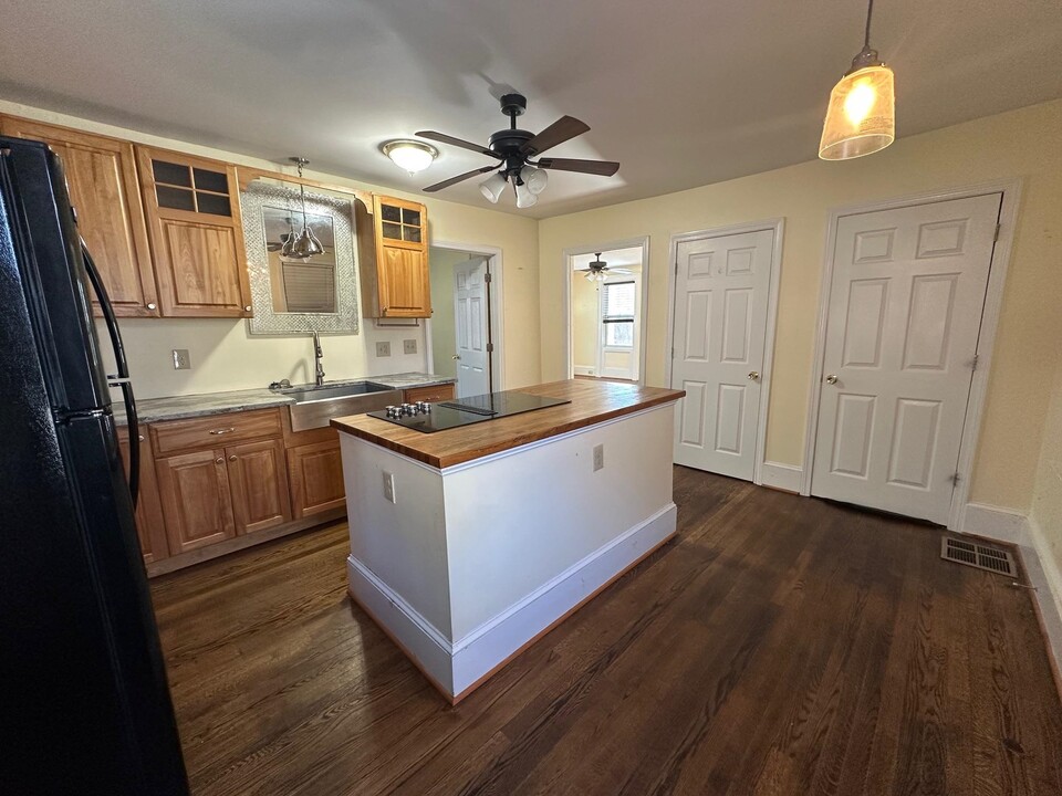 23 Ashuelot St in Winchester, NH - Building Photo