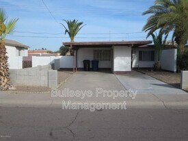 1901 S Farmer Ave in Tempe, AZ - Building Photo