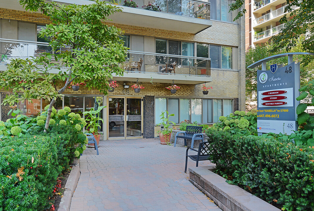 48 Isabella St Apartments in Toronto, ON - Building Photo