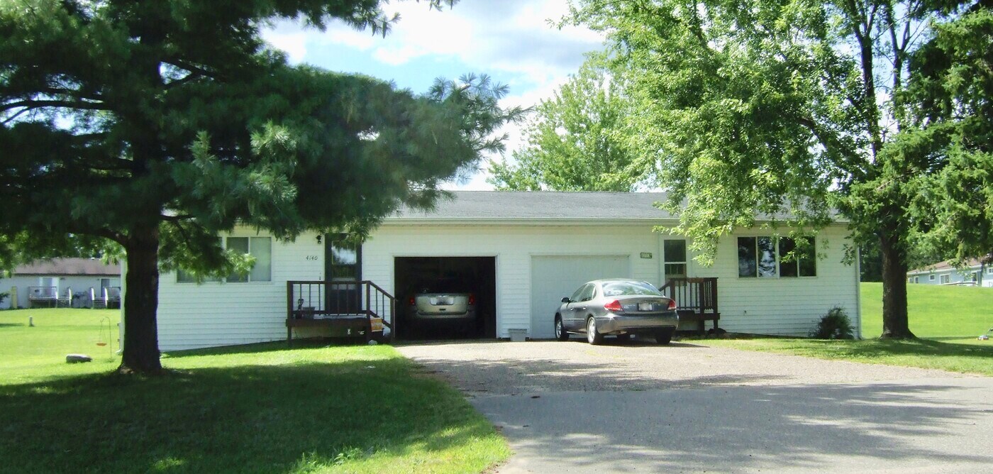4140 Mary Pl in Eau Claire, WI - Foto de edificio