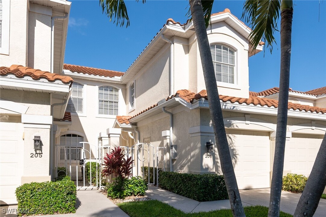 15010 Tamarind Cay Ct in Ft. Myers, FL - Foto de edificio