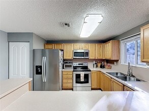 5955 SW 99th Ter in Cooper City, FL - Foto de edificio - Building Photo