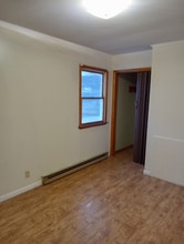 12 Elm Ln, Unit 12 upper in Wheeling, WV - Foto de edificio - Building Photo