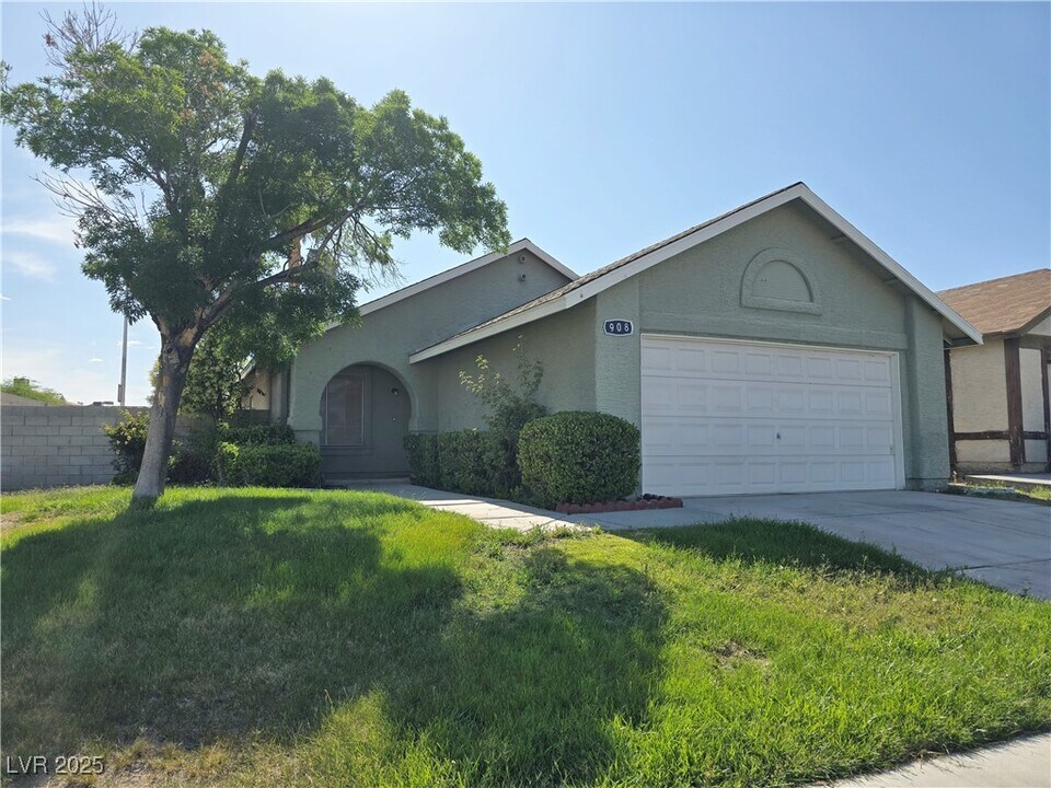 908 Coral Isle Way in Las Vegas, NV - Building Photo