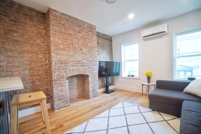 246 Bay St in Jersey City, NJ - Building Photo - Building Photo