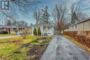89 Darlingside Dr in Toronto, ON - Building Photo