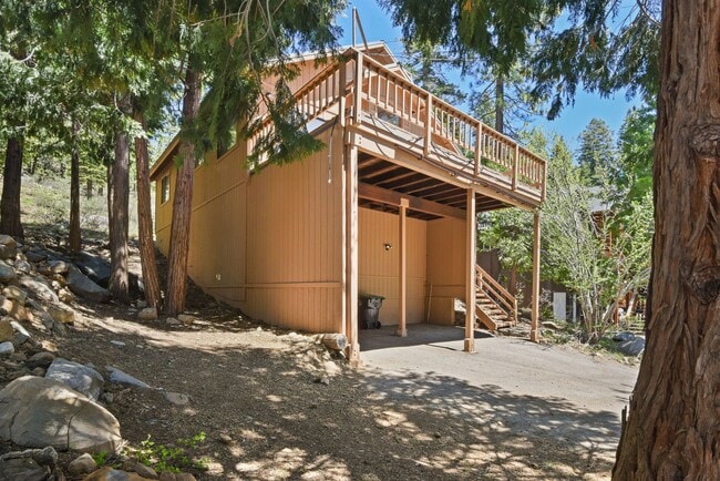 12832 Palisade St in Truckee, CA - Building Photo - Building Photo