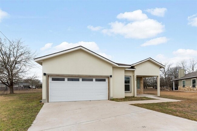 135 Koele Ct in Bastrop, TX - Building Photo - Building Photo
