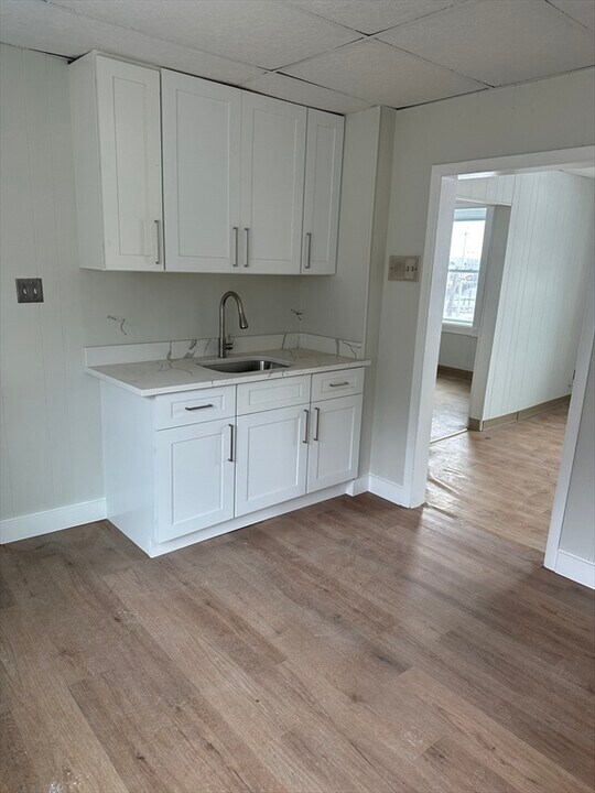 210 Marginal St in Boston, MA - Building Photo