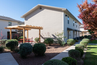 Desert Sky Townhomes in El Paso, TX - Foto de edificio - Building Photo