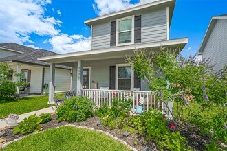 9923 Opal Stone Wy in Conroe, TX - Foto de edificio - Building Photo