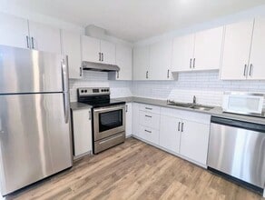 10882-10898 98 St NW in Edmonton, AB - Building Photo - Building Photo