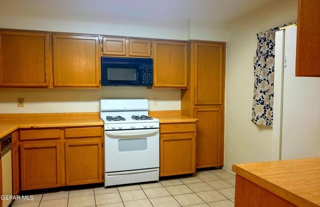 10910 Highwood Way in El Paso, TX - Building Photo - Building Photo