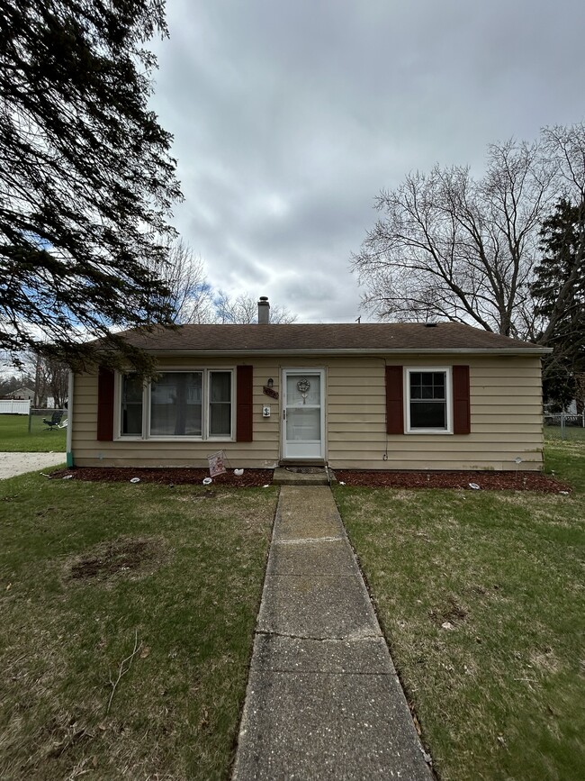 property at 408 E Broadwell St