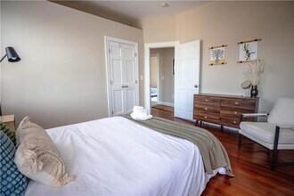594 Thames St-Unit -2nd Floor in Newport, RI - Building Photo - Building Photo