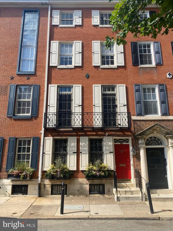 property at 1709 Rittenhouse Square