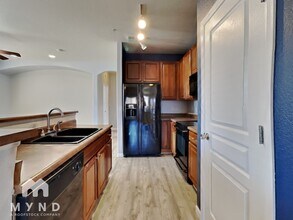 803 E 98th Ave in Thornton, CO - Foto de edificio - Building Photo