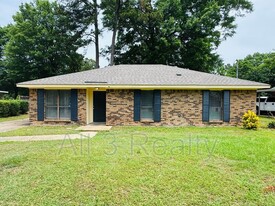 4107 Beardsley Dr in Montgomery, AL - Building Photo