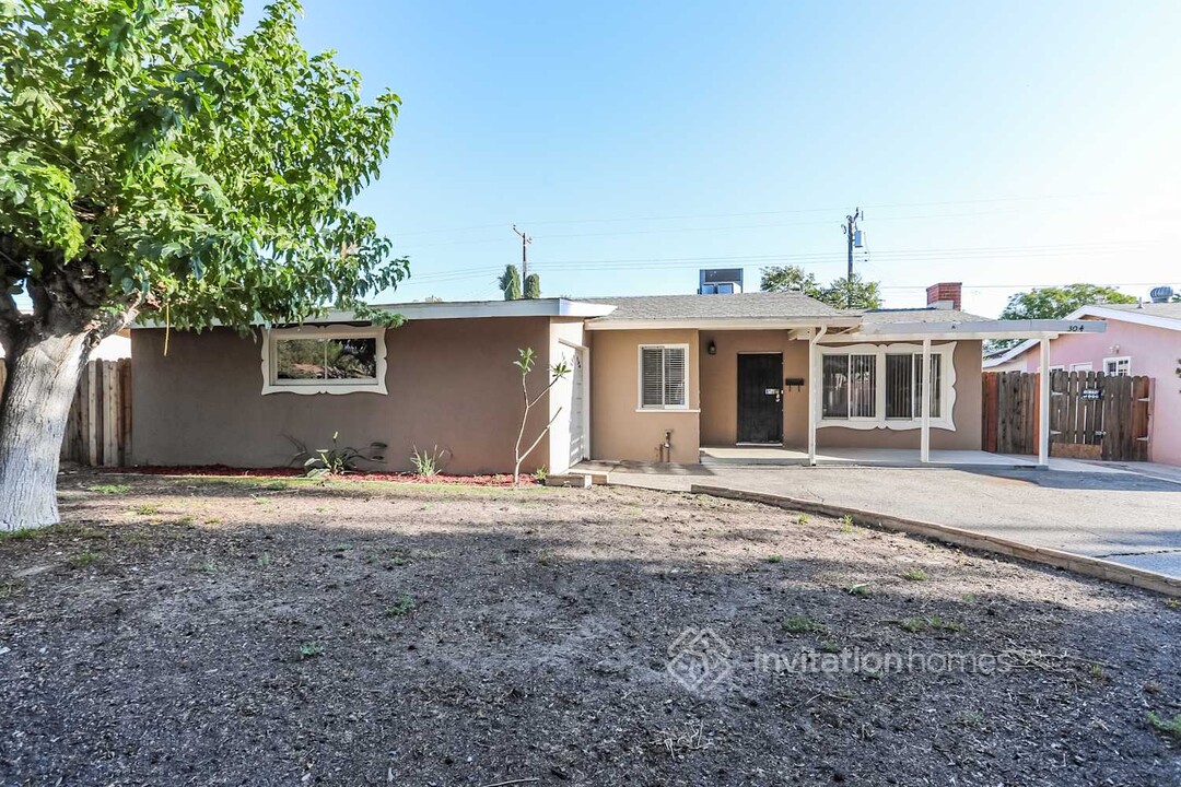 304 Hartzell Ave in Redlands, CA - Foto de edificio