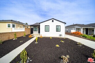 1368 W Summerland Ave in Los Angeles, CA - Building Photo - Building Photo