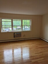 7 Charles St, Unit 1B in Roselle Park, NJ - Building Photo - Building Photo