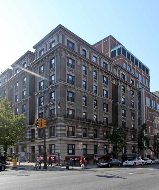 1129-1135 Amsterdam Ave in New York, NY - Foto de edificio - Building Photo