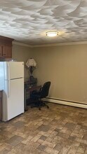 152 Dalton St, Unit 2nd flr in West Haven, CT - Building Photo - Building Photo