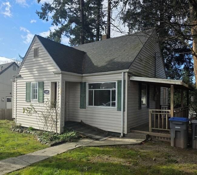 1309 N Callow Ave in Bremerton, WA - Building Photo - Building Photo