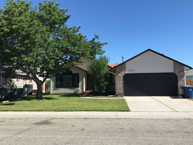 property at 8954 W Lancelot St