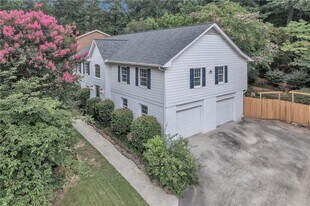 3129 Rockaway Rd in Chamblee, GA - Building Photo