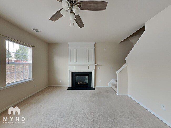 10629 Claude Freeman Dr in Charlotte, NC - Foto de edificio - Building Photo