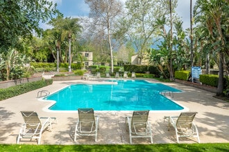 Sunrise Apartments in San Bernardino, CA - Foto de edificio - Building Photo