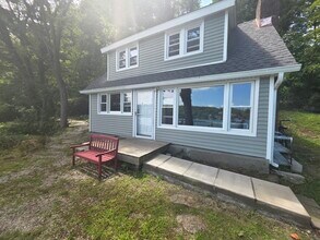 2 Lake Terrace Dr in Danbury, CT - Foto de edificio - Building Photo