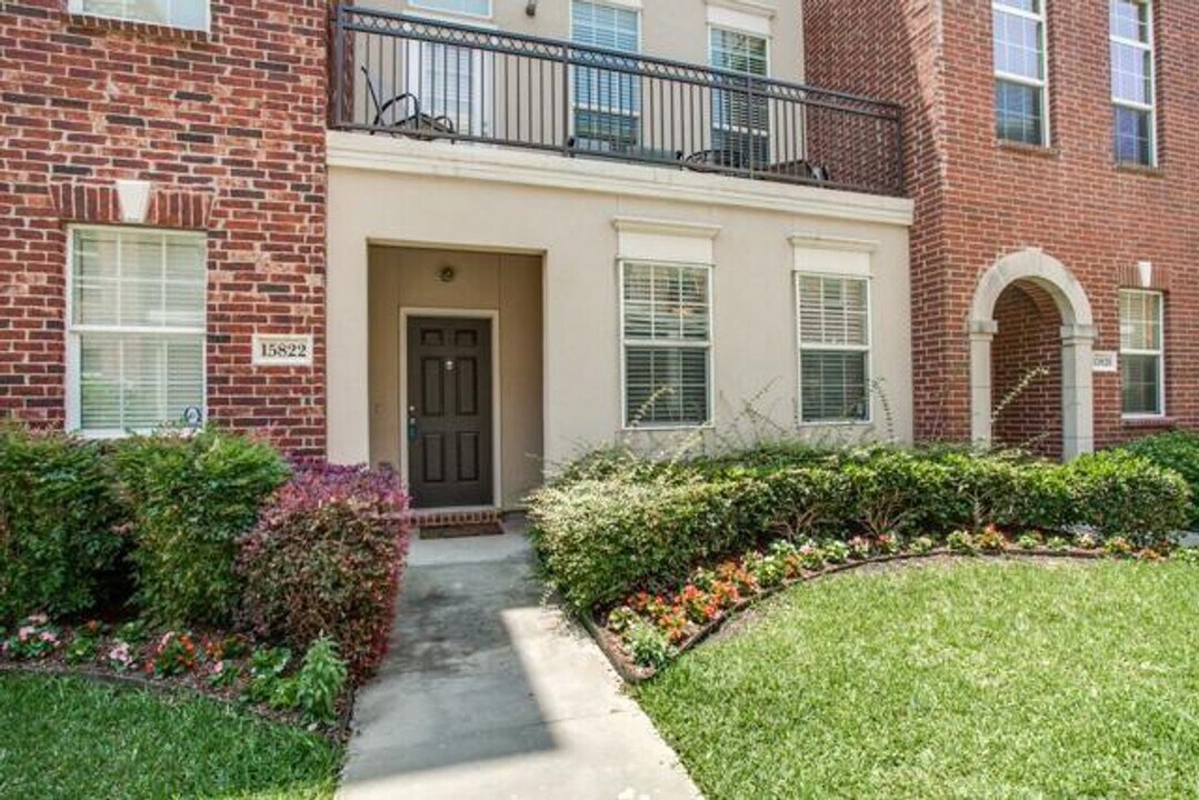15822 Breedlove Pl in Addison, TX - Building Photo