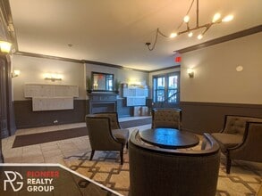 835 W Wolfram St, Unit #837-103 in Chicago, IL - Foto de edificio - Building Photo