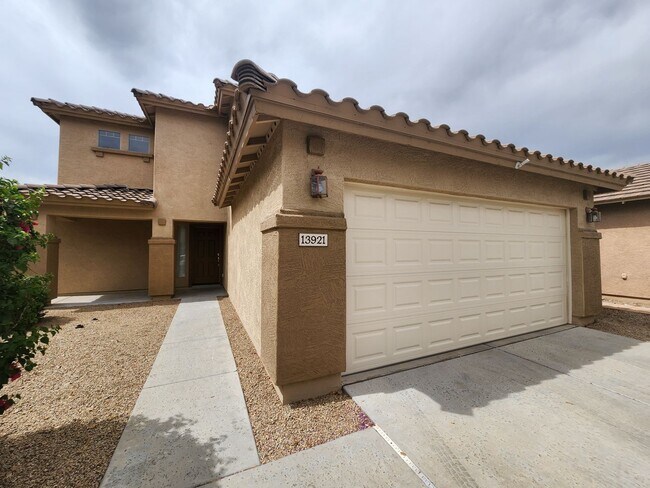 13921 W Port Royale Ln in Surprise, AZ - Building Photo - Building Photo